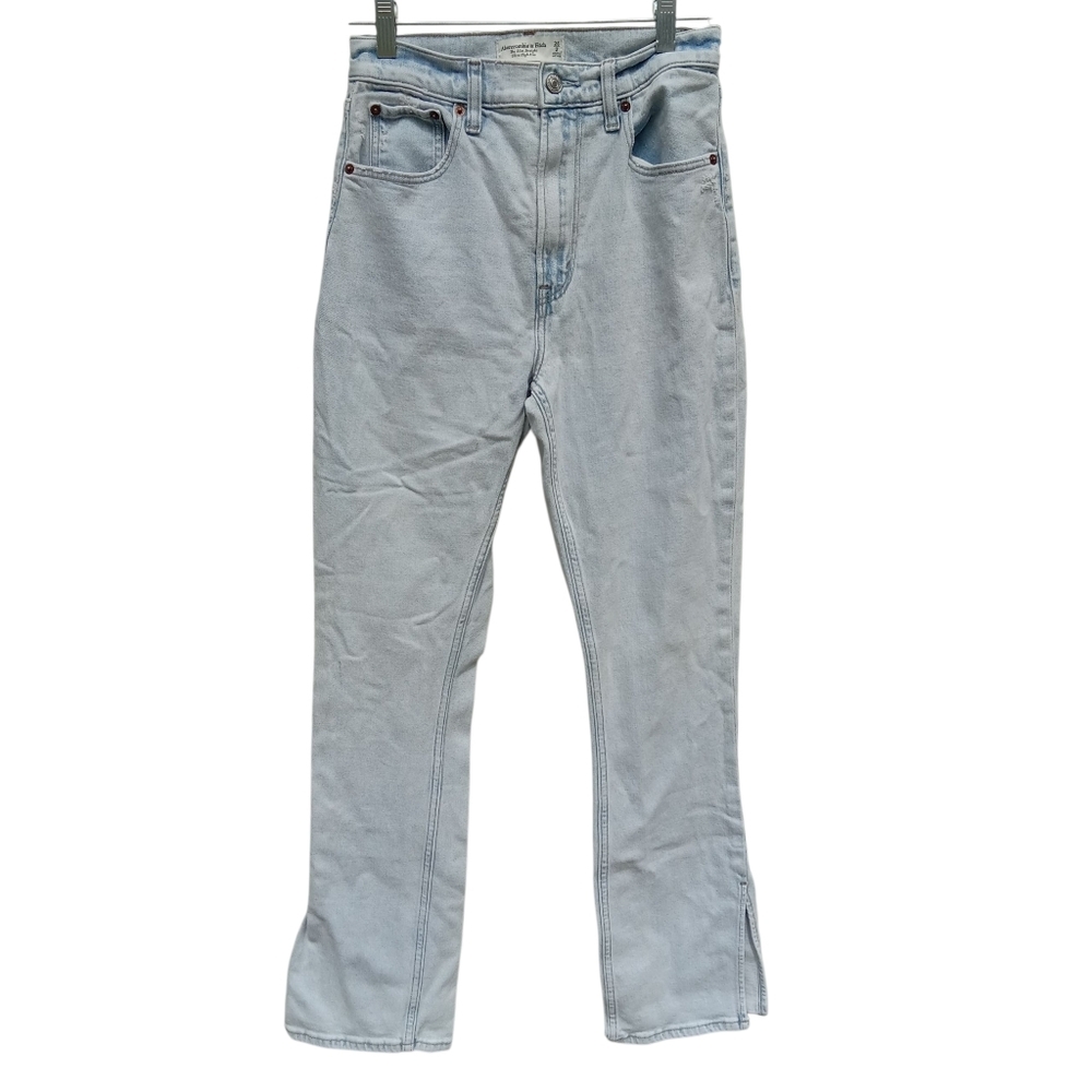 Abercrombie & Fitch The Slim Straight Ultra High Rise Size 26/2 Light Wash Slit